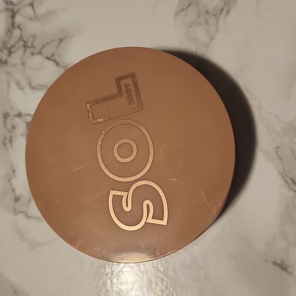 Sol body cream bronzer in medium - Picture 3 of 3